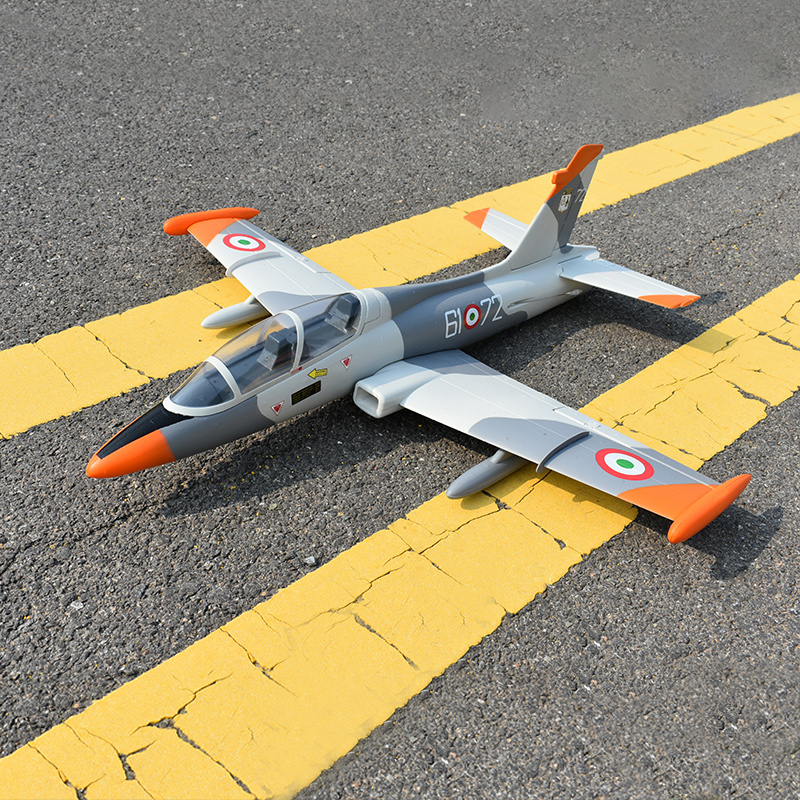نموذج SY يبيع بشكل جيد MB339 ن - مراجعة Model Airplane Plastic وسعره